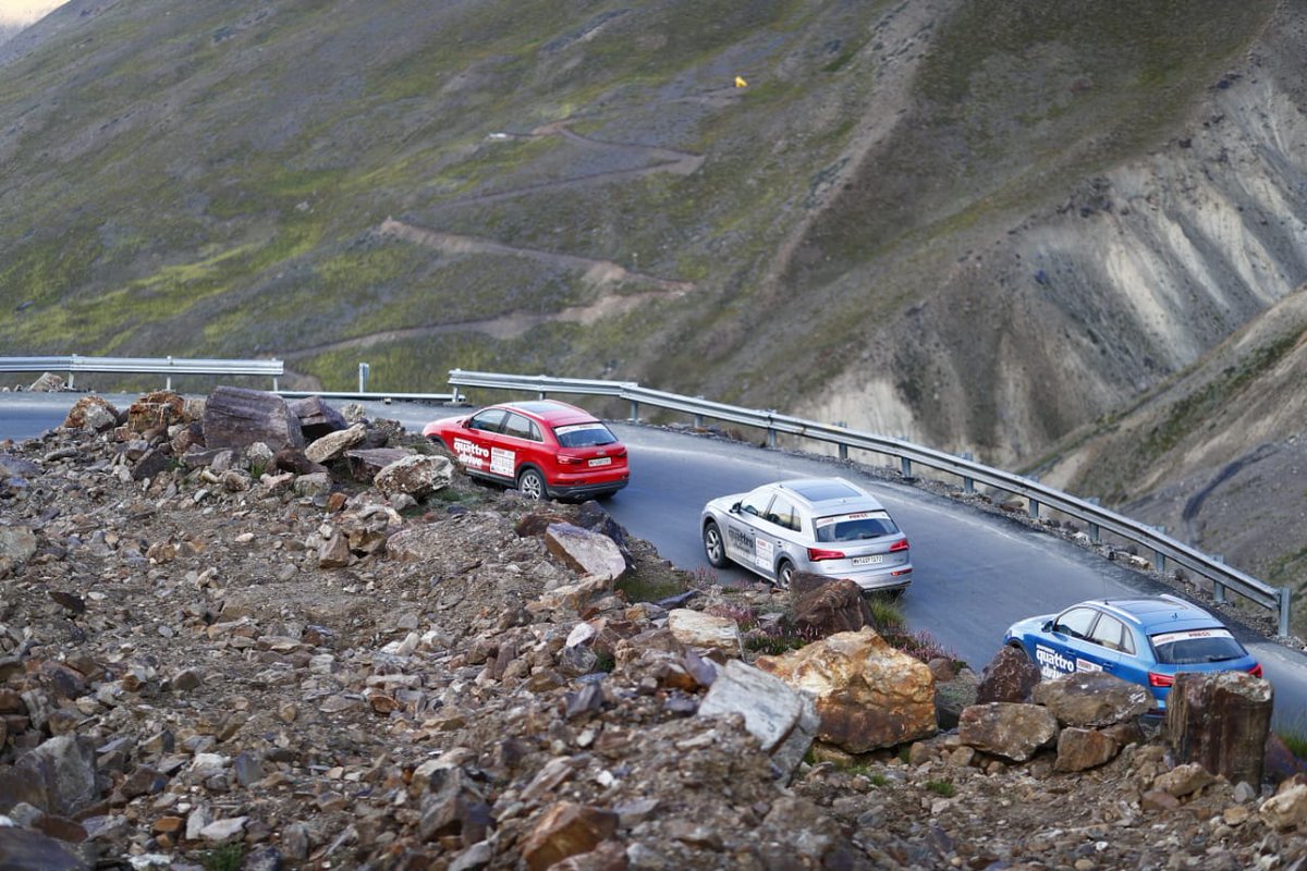 odmag's tweet photo. What an amazing drive from Jispa to Leh. The #Q3, #Q5 and #Q7 performed flawlessly while the @MichelinIndia tyres offered immense confidence, whether on tarmac or off-road #IQD2018 #audi #michelin #zeiss #independence #audiquattro  #livelifeinod #hyattregency #IndependenceDay https://t.co/PeCMjwA0m4