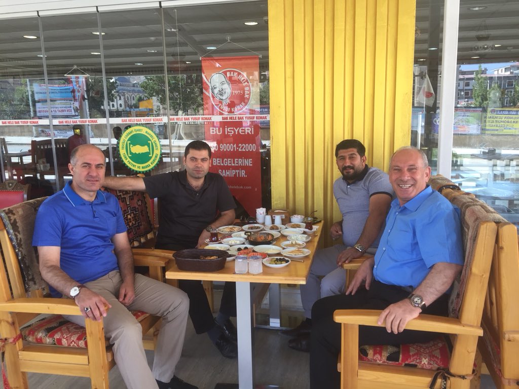 Türkiye gazetesi üretim ve planlama Müdürü Aziz dostum <a href="/TalhaAkdasci/">Talha Akdaşcı</a> ve <a href="/Suatipek9/">Suat ipek</a> Van Kahvaltısı ile Ağırlandı Bak Hele Bak Yusuf Konak <a href="/SukruAkyuz/">Şükrü Akyüz - ‎‎‎‎‎شکرو آکیوز</a> <a href="/FarizGl/">Fariz Gül</a>