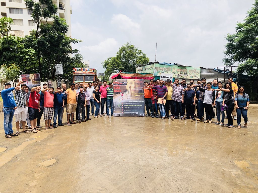 SusHousing's tweet photo. @aamir_khan @panifoundation 🎩 off for ur work, we live 1.5kms from #BalewadiStadium #SusGaon #NoBasicAmenities this is @SmartPune where People dnt have #roads #streetlights #nogarbagecollection we people of @SusHousing urge you to take initiative @CMOMaharashtra @OfficialPMRDA https://t.co/Vf3v3DbOhr