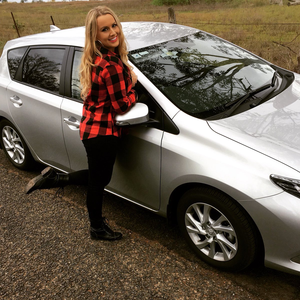 christielambmus's tweet photo. #HittingTheRoad 🚘
This weekend you can catch us at
Fri 17th – Sawtell Hotel, NSW 8:30pm
Sat 18th – Casino RSM, NSW 8pm
Sun 19th – Caloundra RSL, QLD 4pm
#ChristieLamb #LoadedTour #NSW #QLD https://t.co/fnd3chsC9l