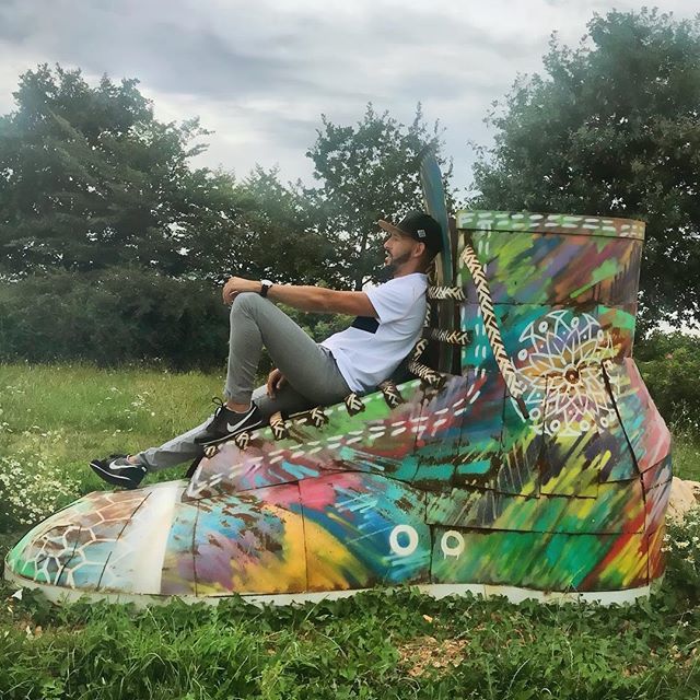 deejaykoi's tweet photo. L’expression “Etre à l’aise dans ses baskets “ prend tout son sens sur cette photo..non?
Art is everywhere..
https://t.co/bXqrq0GCDL
#djaykoi #followme #artist #fashion
#happy #love #cute #summerl #dj
#photooftheday #instagood #beauvais #soul #hiphop #c… https://t.co/qLYXzmiWN2 https://t.co/4DOnXwL7wY