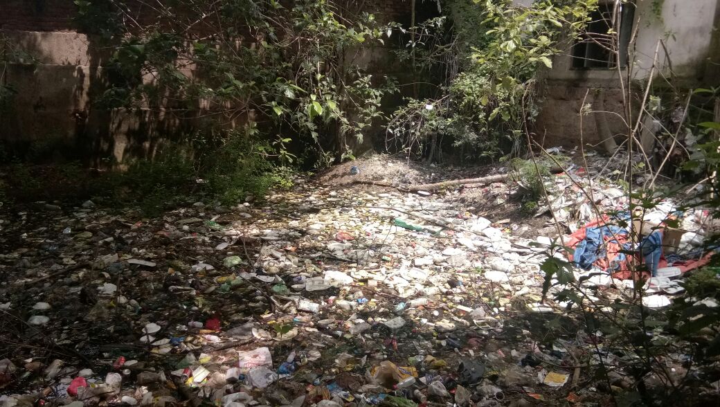 sibasish2307's tweet photo. Garbage decoration of CMC AT
Ward no 50
Netaji nagar
#GABAR_GROUP
@mccmc3 @HUDDeptOdisha @HFWOdisha @CMO_Odisha @SwachhBharatGov @Biswajitbhaictc @DrLekhaShree @AmitabhMohanty9 https://t.co/ISateebwvs