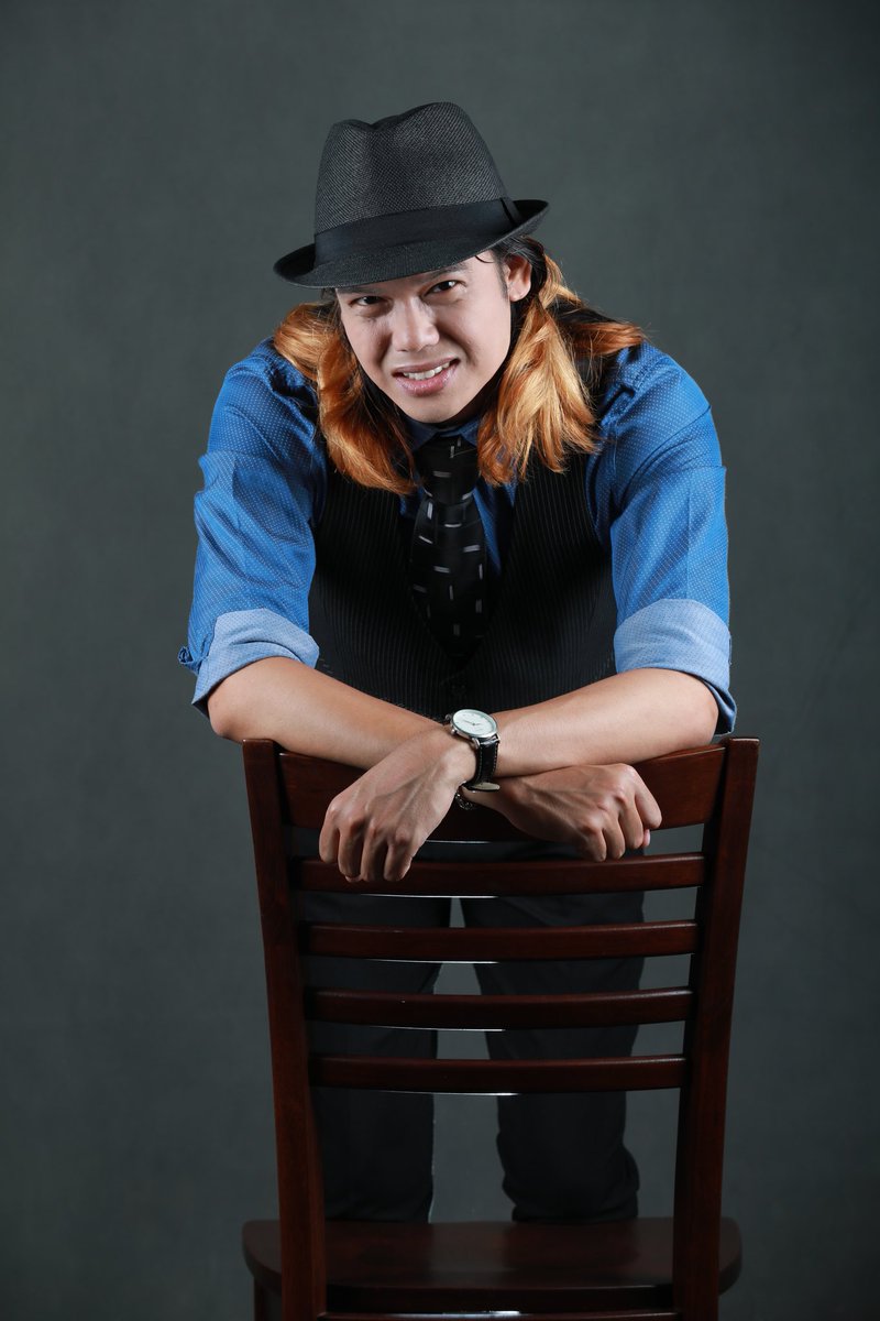 Johan_Singa's tweet image. Four of my favorite shots from last week&apos;s photoshoot with John Gullidge. For more, check out his album at goo.gl/puV9XT! 😎 #handsomevoice #model #getdapper #mensfashionstyle #menstagram #ties #menstyle #mensweardaily #menwithstyle #stylishmen #handsomemen #mensfashion