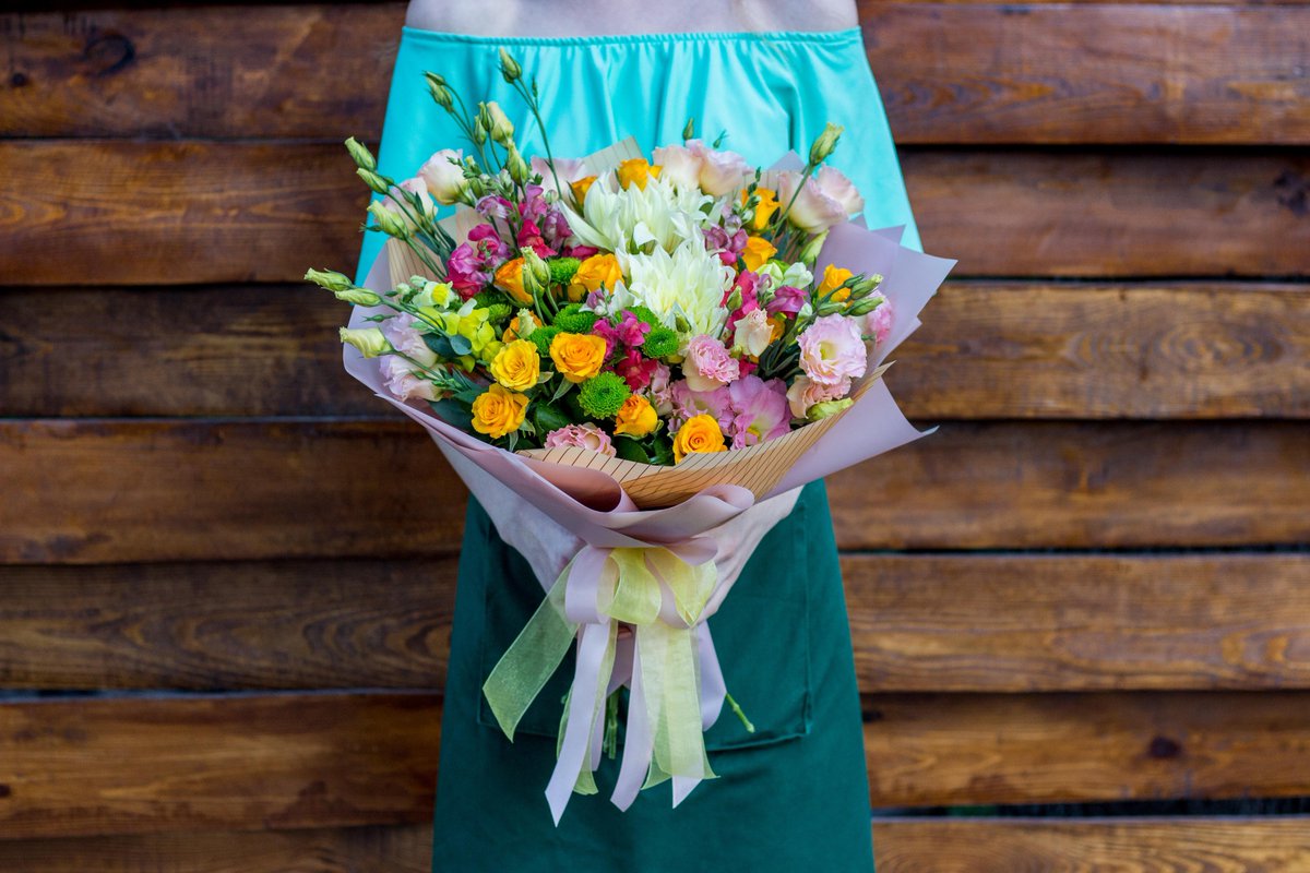 FlowersStyle's tweet image. Доброе утро! Начало новой недели лучше встречать с хорошим настроением! 😉 А как известно, цветы отлично поднимают настроение любой девушке, особенно, когда они дарятся без видимого повода)))
🌷🌷🌷
#флористика #цветочнаякомпозиция #букет #цветочныйстиль #харьков #цветы