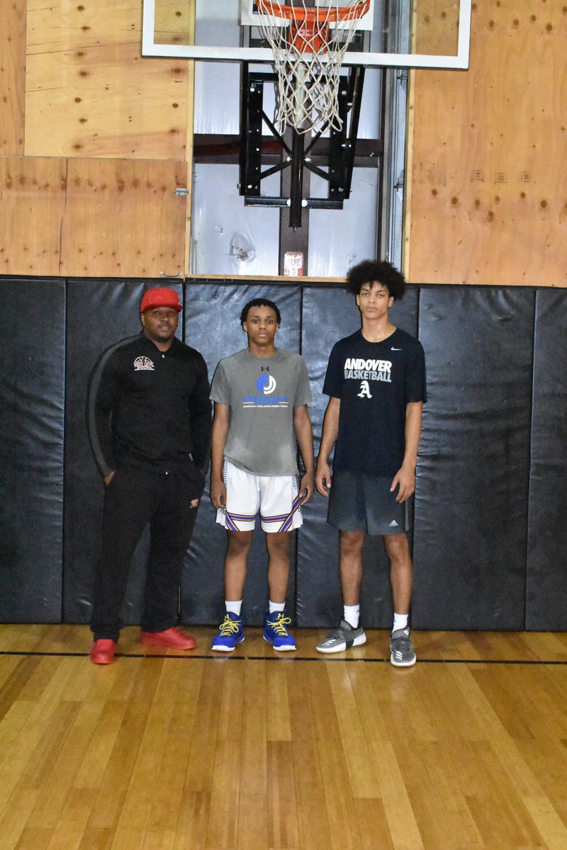HC_CoachBrown12's tweet photo. Great night @NLFactory with @1click_ @thenoahdowning and @DallionJohnson
We have built a culture where it does not matter who you play for. We all share the same goal and that’s to take our game to the Next Level.
#NewEnglandStrong #FactoryLife #NextLevelNightOwls #LevelUp https://t.co/HB83BGDZ28
