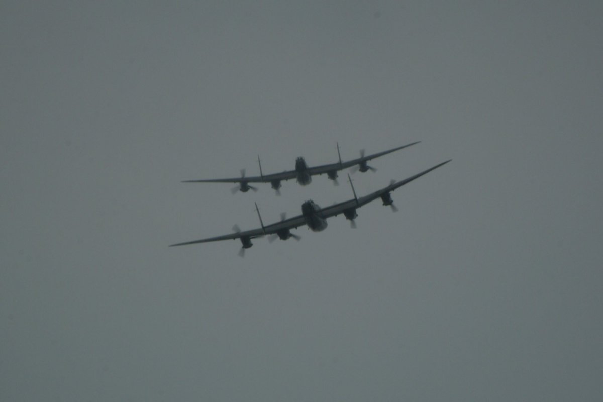 09EA63's tweet photo. #MerlinMonday.... 8 of them!! #OnceInALancTime cc โฆ@CWHMโฉ https://t.co/iRrMlQmPep