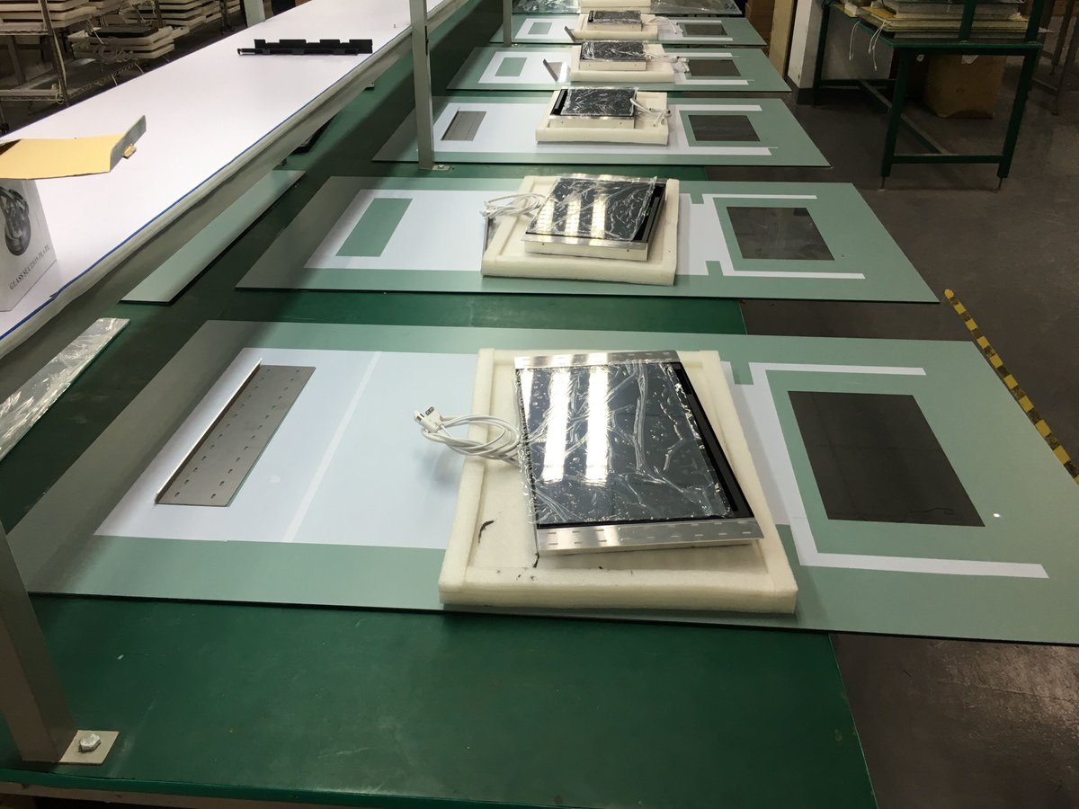 OnlyLiu1's tweet image. mirror TV