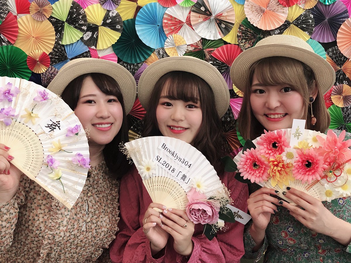 MagicQuartet304's tweet photo. もうすぐサマーライブ開演！！🎊

インスタ映え✨なフォトスポットもございます！
みなさん、お楽しみに〜〜💫 https://t.co/59HU41lwgG