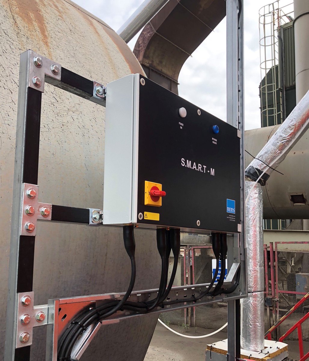 ReidsLtd's tweet photo. Another S.M.A.R.T M Panel recently installed at @CEMEXUKAsphalt 

Monitoring Bitumen Tank Temperature’s. Measuring metrics and providing 'Night time and early morning Test Tank Temperatures using a GSM medium.

A site improvement for @CEMEX_UK #MondayMotivation #asphalt #cemex https://t.co/yqIVVnpNyC