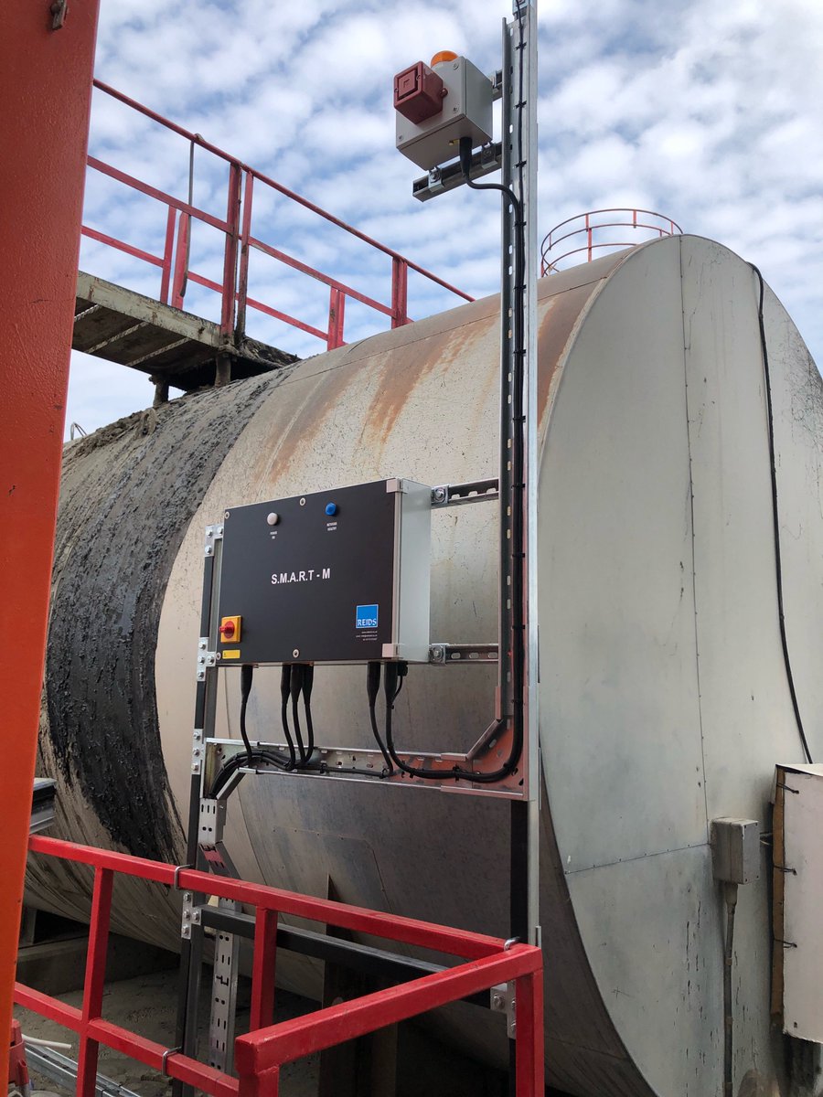 Another S.M.A.R.T M Panel recently installed at <a href="/CEMEXUKAsphalt/">CEMEX UK Asphalt</a> 

Monitoring Bitumen Tank Temperature’s. Measuring metrics and providing 'Night time and early morning Test Tank Temperatures using a GSM medium.

A site improvement for <a href="/CEMEX_UK/">CEMEX UK</a> #MondayMotivation #asphalt #cemex
