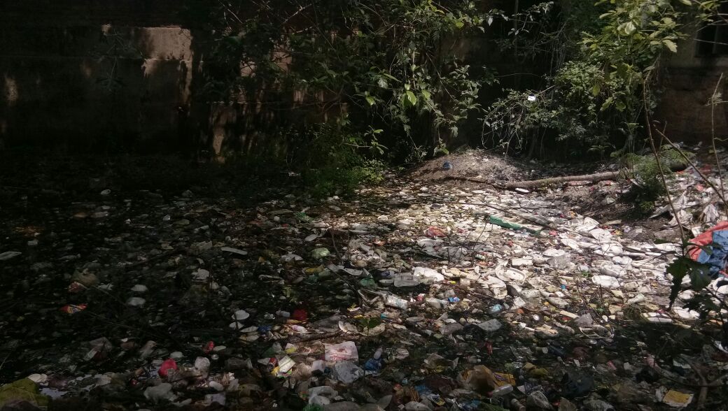 AmarendraBari10's tweet photo. Garbage decoration of CMC AT
Ward no 50
Netaji nagar
#GABAR_GROUP
@cmc
@hud
@hfw
@cmo
@swachhbharat 
@DrLekhaShree 
@Biswajitbhaictc 
@AmitabhMohanty9 
@otvnews https://t.co/CQmKqQPv3P