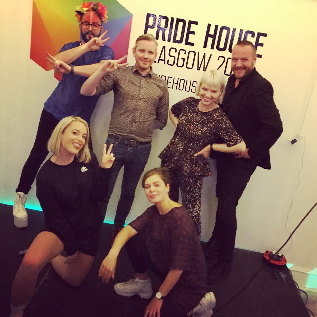 🌈💖 We had the best time last night! Thanks to the crowd, all the brilliant volunteers @ #pridehouseglasgow & our fabulous performers @dtaylorartist, @leylajosephine, @ameliabayler & @agnewscott! Unforgettable gig and the best way to round off #glasgow2018 for @LEAPsports