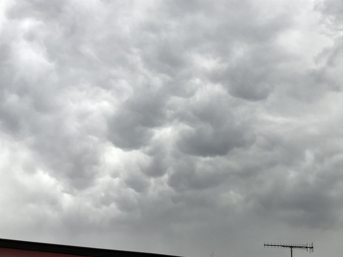 Katsumi Pa Twitter 1時間ほど前に湘南地域で撮影したおっぱい雲 乳房雲 これまでの人生で初めて見た 雲を愛する技術 雲の教室 Katsumi Pa Twitter 1時間ほど前に湘南地域で撮影したおっぱい雲 乳房雲 これまでの人生で初めて見た 雲を愛する技術 雲の教室