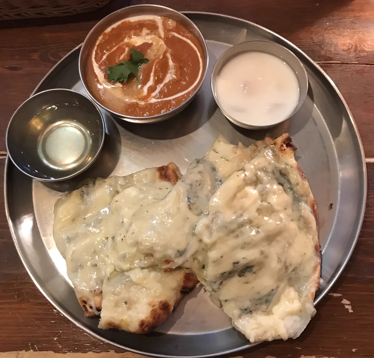 チーズ好きにはたまらない！！新宿のターリー屋の蜂蜜チーズナンを今すぐ食べたい！！