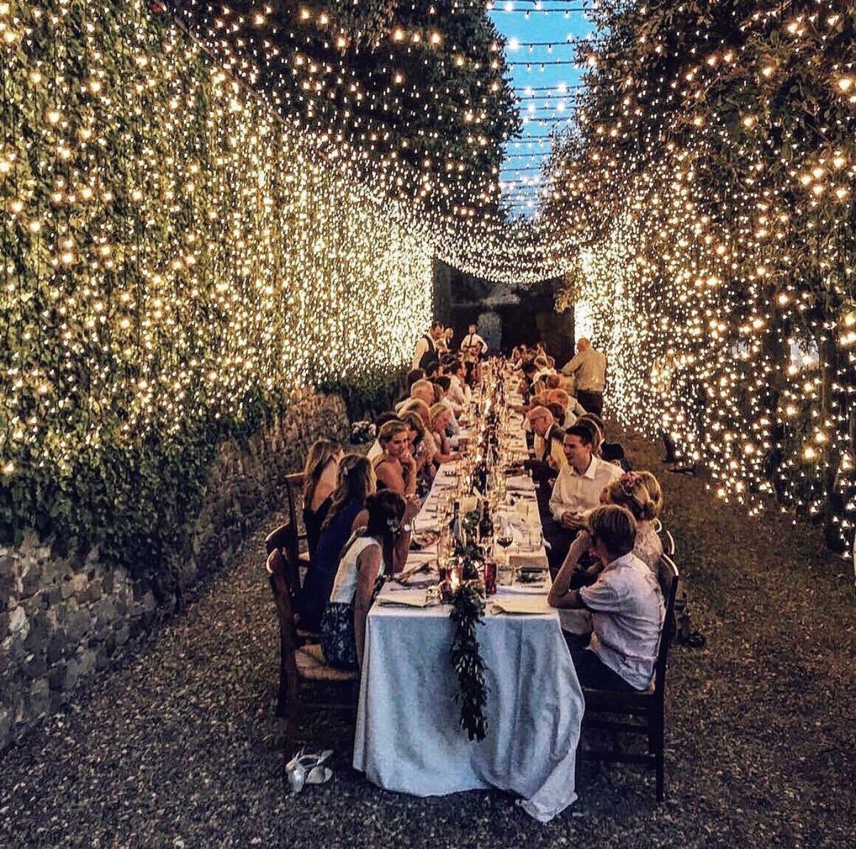 wevedoofficial's tweet photo. Are you a venue who still isn’t using Wevedo? Fits free, make it easier for your clients to find you! #weddings #wevedo #nec #nws #makeyoureventthebrightest #marriage #weddingplanning #bride https://t.co/jXDYGQ8uUc