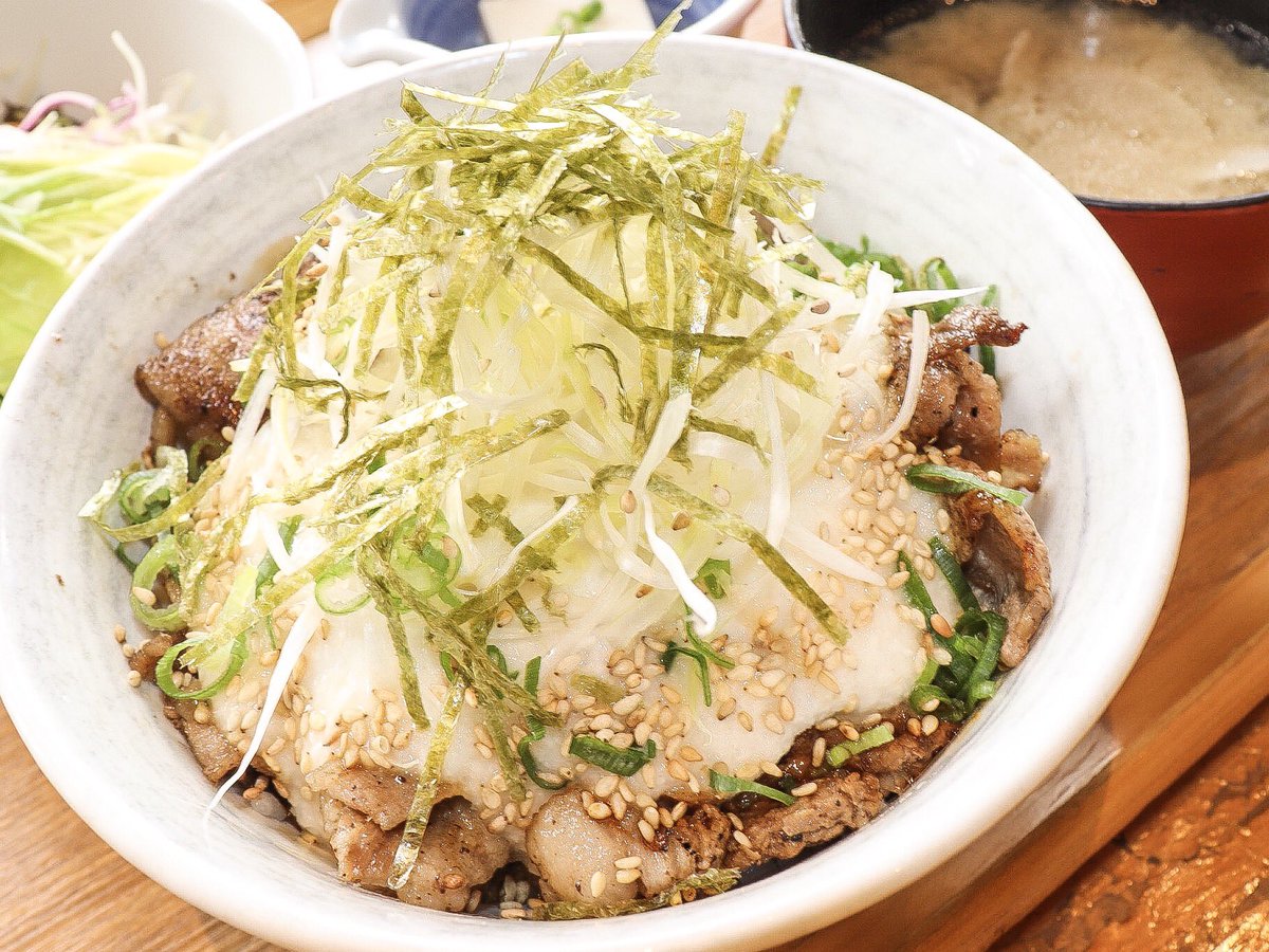 黒ぶたや アトレ大井町店 A Twitter こんばんは 黒ぶたやです 今週のオススメのご紹介です とろろわさびぶた丼 Lunch 1 080 税 Dinner 1 280 税 人気の黒ぶた丼に ヘルシーなとろろを乗せて 黒ぶたや 大井町 アトレ大井町 黒ぶたや 大井町