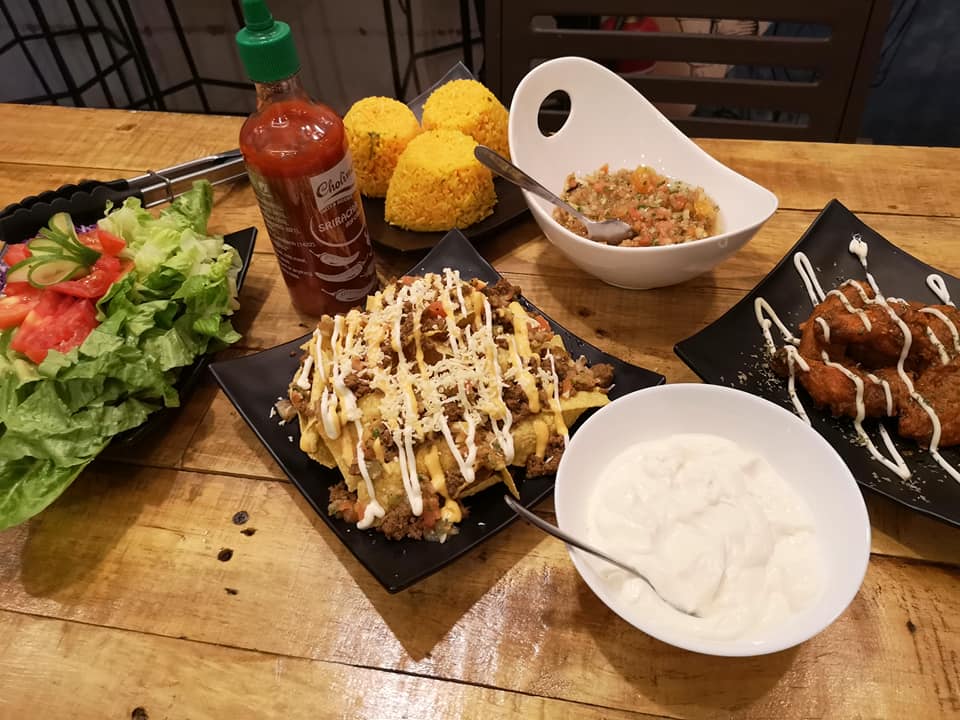 sr71cafe's tweet photo. Come and experience a great taste of our mexican dishes everyday from 10-12am
#tacos
#quesadillas
#spareribs
#buffalowings
#nachos https://t.co/gs2Ycdq9MA
