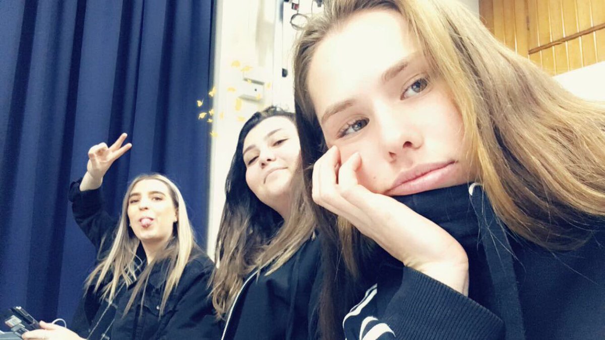 alg_px's tweet photo. 3rd tutorial in and we are OTW #putitindrive #comm140 #acuedu_p https://t.co/xO6KXaZzxP