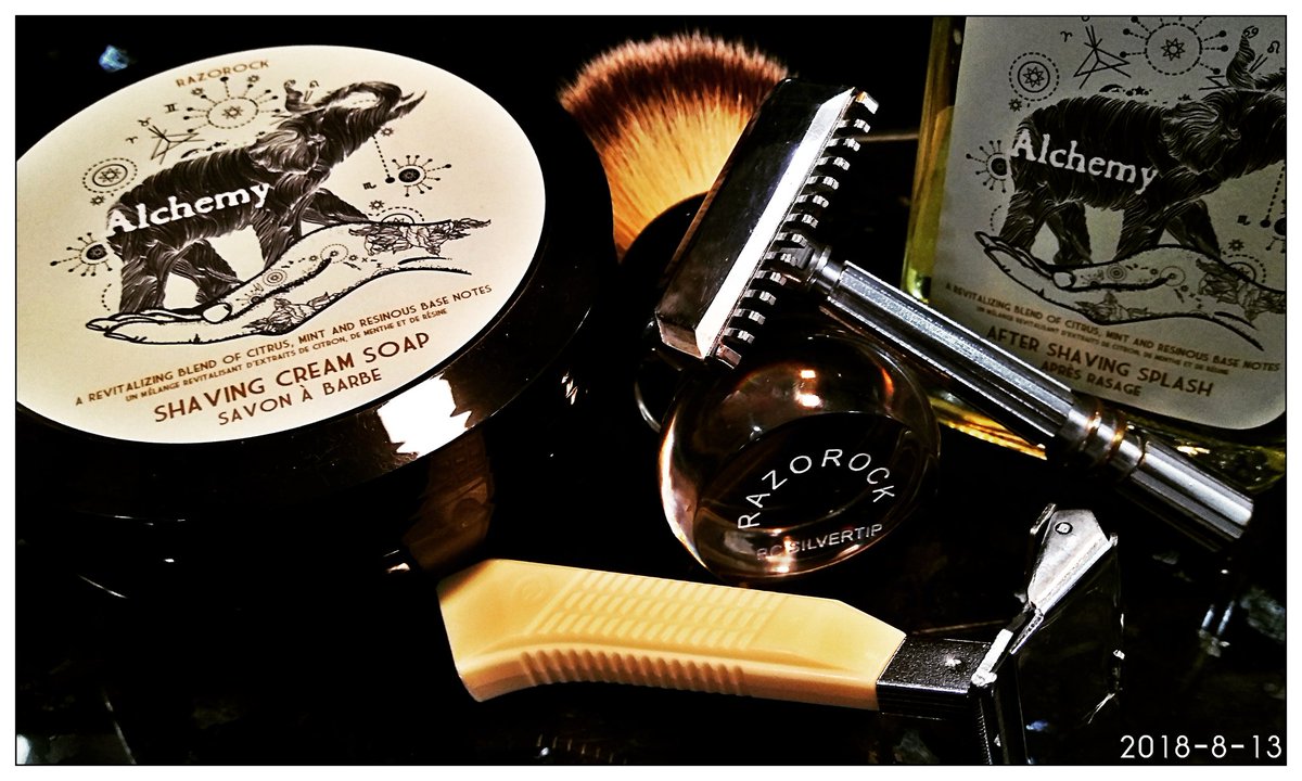 luv2shave's tweet photo. #SOTD #ShaveOfTheDay #wetshaving #wetshavingloyalist #Razorock Alchemy #shavesoap #Aftershave #BCSilvertip #SyntheticBrush #GemRazor #MMOC #micromatic #opencombrazor #personna Gem #PTFE blade @razorockJoe superb lingering scented soap - amazing lather ! https://t.co/FG50pSoRoO