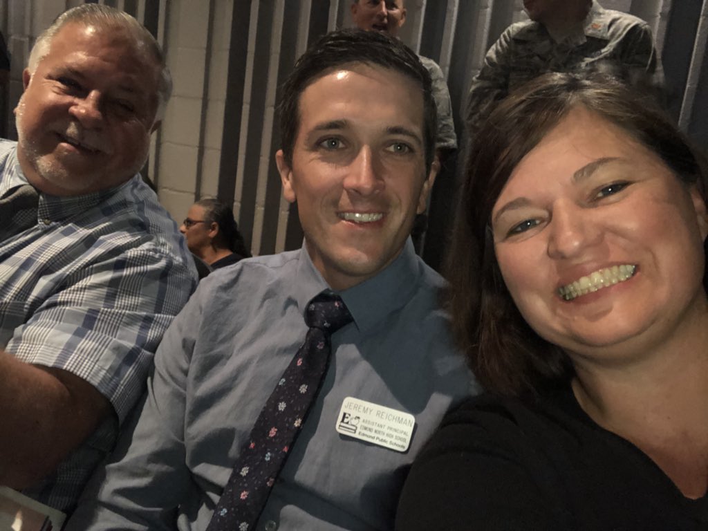 dbuck405's tweet photo. Looking forward to a great year! Enjoying the 2018 convocation #epsleads. Go Huskies! https://t.co/FYuwtKdfx3