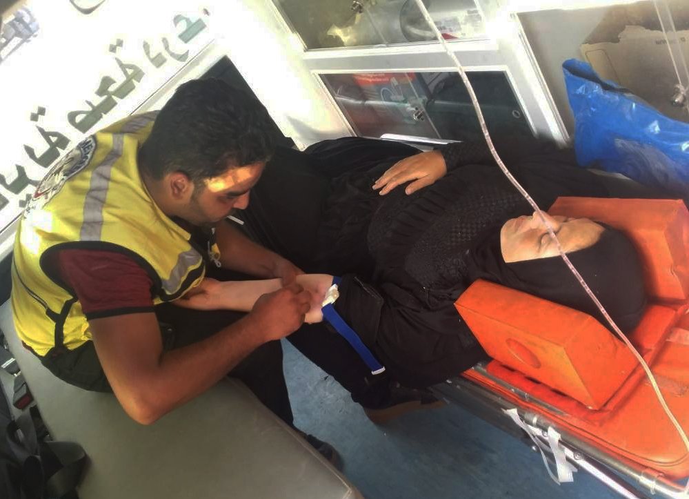 WHOSyria's tweet photo. #WHO is working with its health partners including @SYRedCrescent & the Directorate of #Health to help ensure that people in need have access to health #care. 646 #ill or #wounded #patients have been referred to #hospitals in #Daraa & #Damascus. #Syria
#WHO_Syria
#HealthForAll https://t.co/LwuyiF2WNy