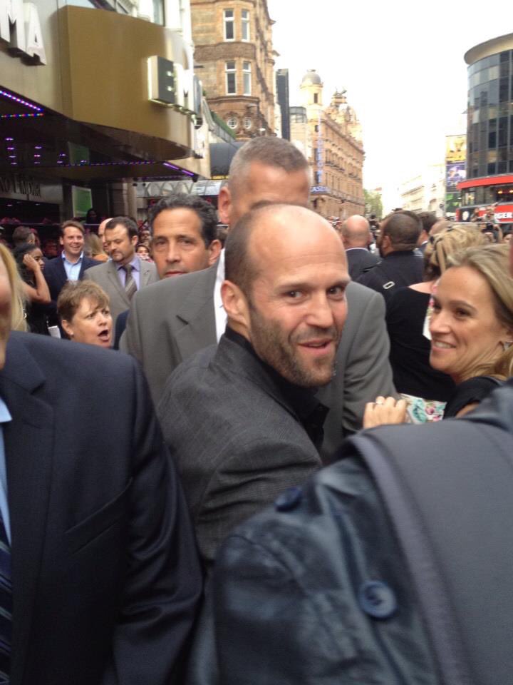 majrav's tweet image. Throw back to 6 years ago where I had to scream Jason you fit cunt to get a damn picture! #JasonStatham #expendables2 #redcarpet #premiere