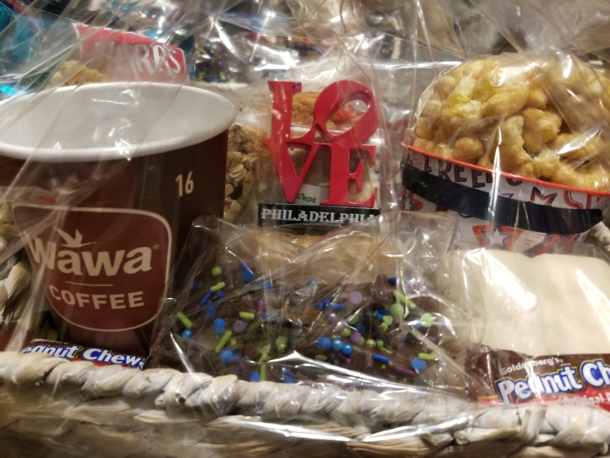 nonopreps's tweet photo. So fun making these this weekend π #NGLCC18 #THINKIBA @Think_IBA @NGLCC .. I ate a lot of tasty kakesπ https://t.co/SFDrwC40aG