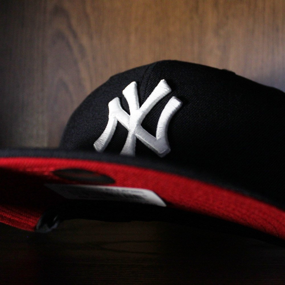 yankee fitted red under brim