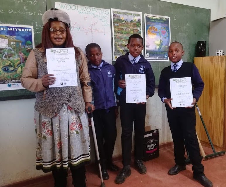 eduplantza's tweet photo. The workshops have equipped participants with skills such as: Implement & maintain a #Permaculture garden; Soil preparation #waterharvesting; Planning & planting a #foodforest; Best practices for growing #healthyplants; Better health through food & #nutrition #EduPlant #PermaFun https://t.co/2dZrJlcQcN