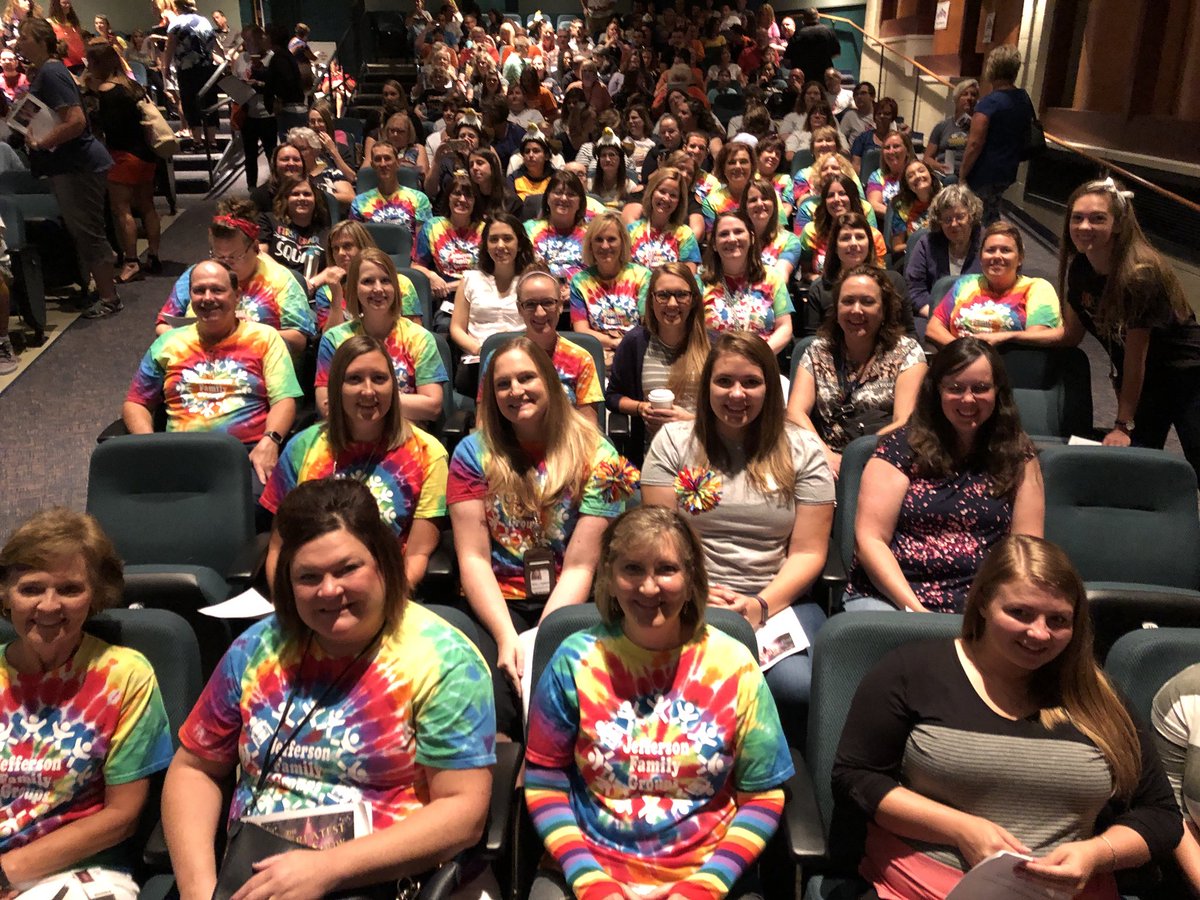 Carter_wcs's tweet photo. Welcome back Spartans! #wcsopeningday https://t.co/Y2cJrEvpCf