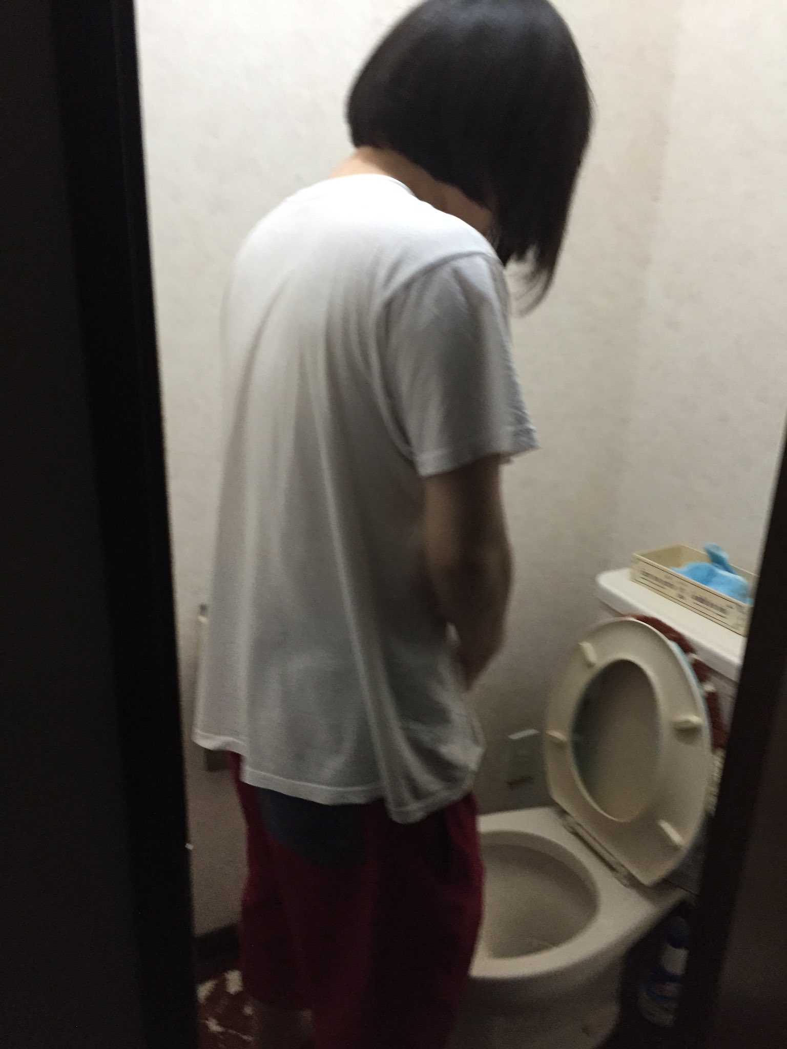 女の立ちション 