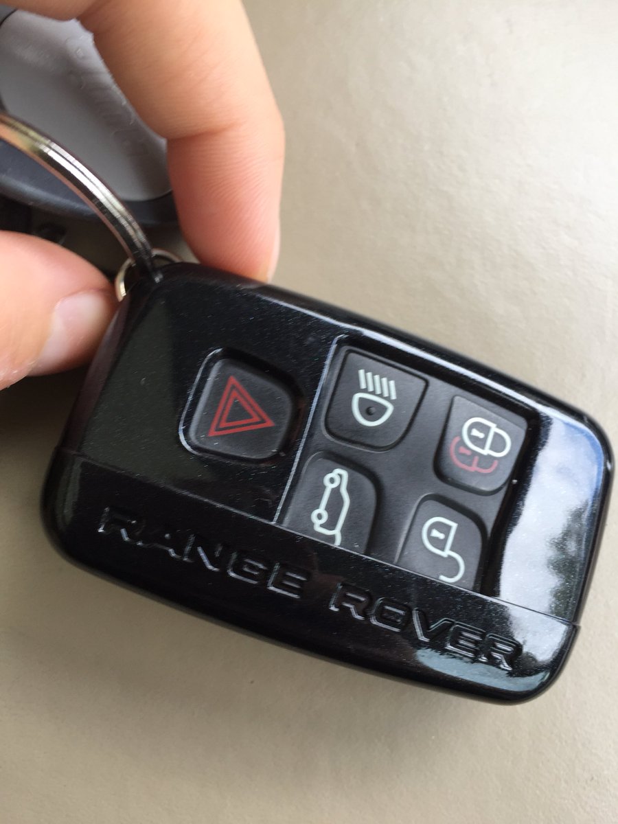 ticktockkl's tweet image. #rangerover #autokey made🔐if you have #lostkeys to your #vehicle we can create it from scratch 💪🏻🚘⏰ #locksmith #locksmithcharlotte #google #autolocksmith #autolockout #emergencylocksmith #southparkcharlotte #concord #matthews #pinevillenc #gastonianc #ticktockkeyandlock