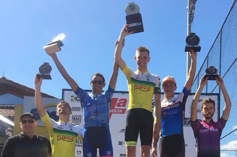 André Gohr é campeão da 11ª Volta Ciclística Cidade de Brusque brasilprocycling.com/2018/08/andre-…