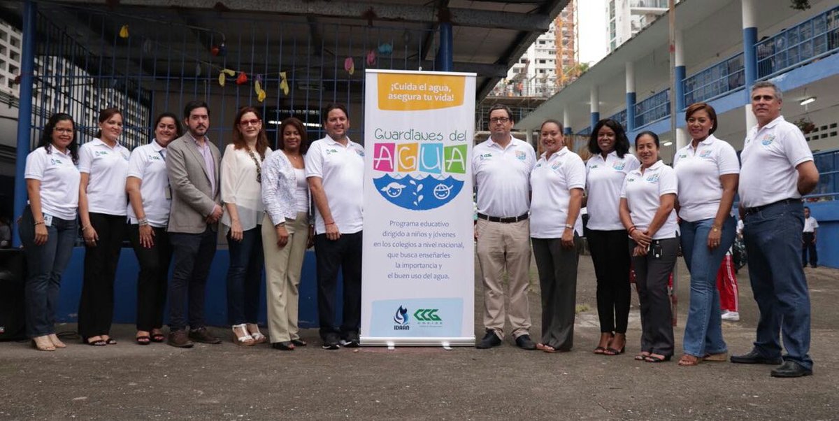 IDAANinforma's tweet photo. Como parte del compromiso de incentivar a los estudiantes de nuestro país a hacer buen uso del agua potable, el IDAAN llegó hoy a la escuela Dr. Belisario Porras en San Francisco a escoger al equipo de "Guardianes del Agua" @Meduca_Panama @COCIGE https://t.co/Lwi5bA2IpN