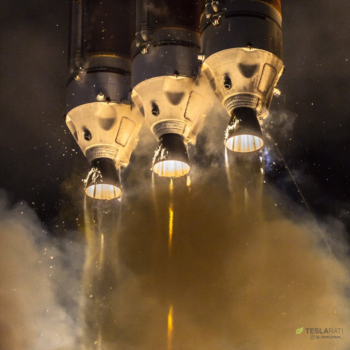 TESLARATI tweet media