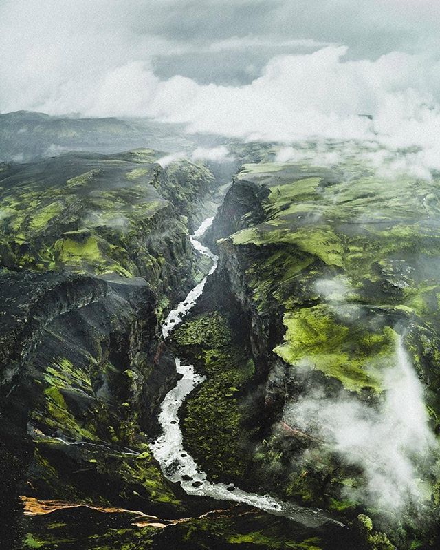 Tag your travel buddies! 🙋🙋‍♂️🇮🇸
.
.
There are many beautiful canyons in Iceland, but this one is definitely high on my list of favorites. More than 100 kilometers long and 200 meters deep, it stretches from the inner highlands and out onto the S… ift.tt/2MoV6gf