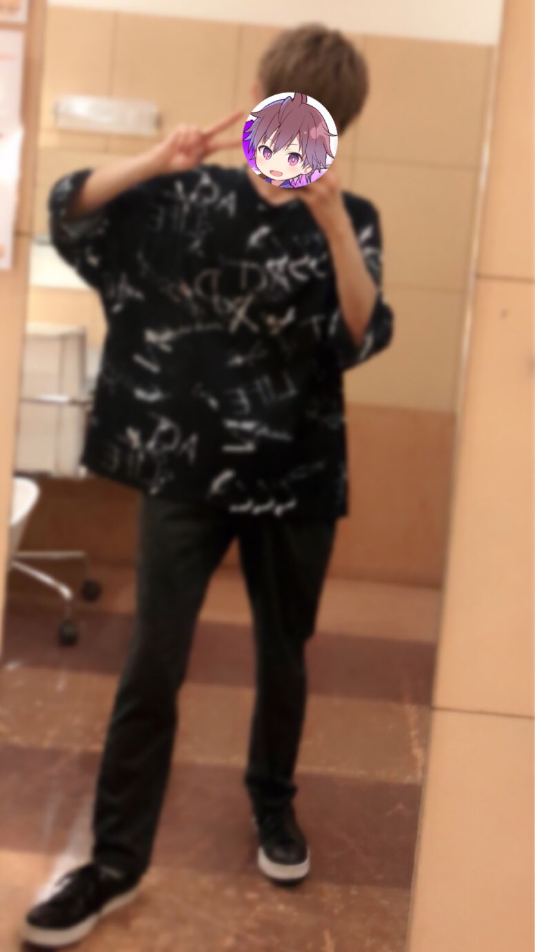 ななもり すとぷり Twitter પર 全身はこんな感じだったよ たくさん声を上げてくれて本当にありがとう ロ ੭ お家で応援してくれた子もありがとうね ライブの感想とかもdmで待ってるね W 好き