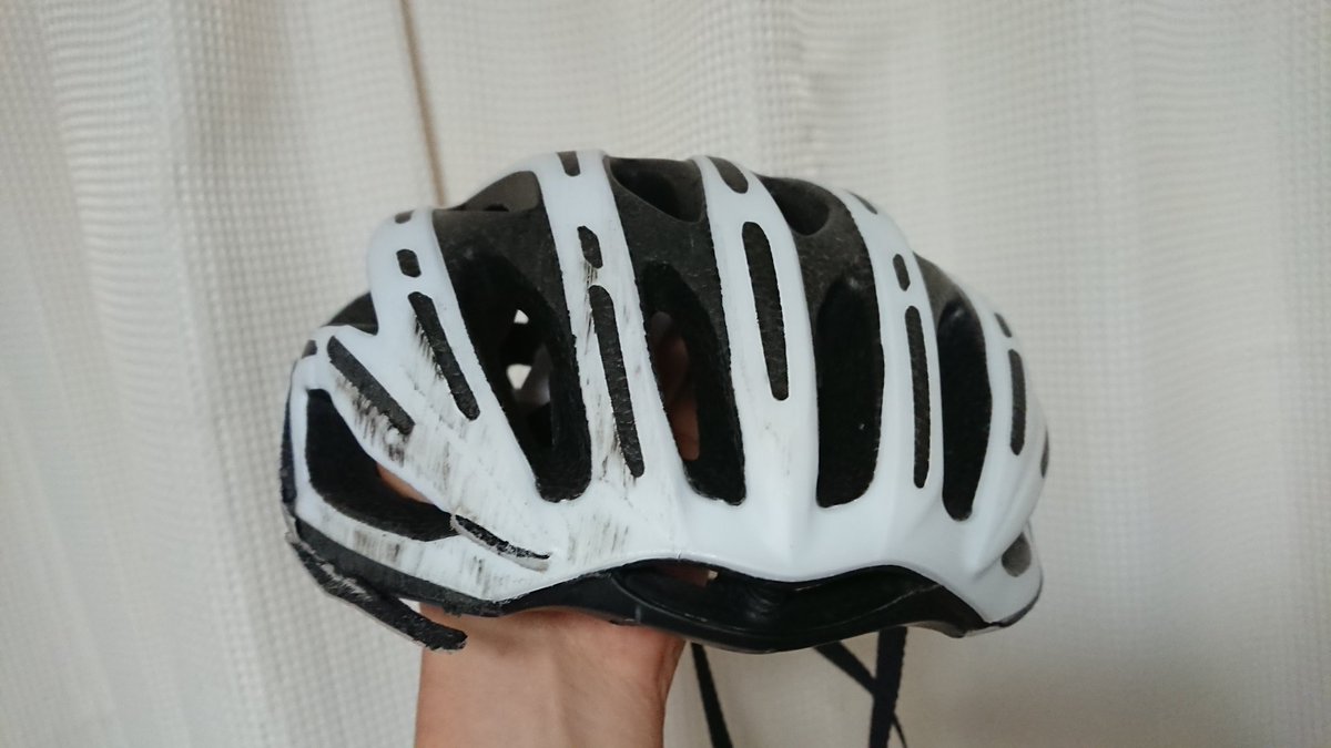 mt_moiwa's tweet photo. 自転車で事故りました😫💦
ヘルメット被ってなかったら頭血だらけになってました…😱 https://t.co/OzrnFjDi98