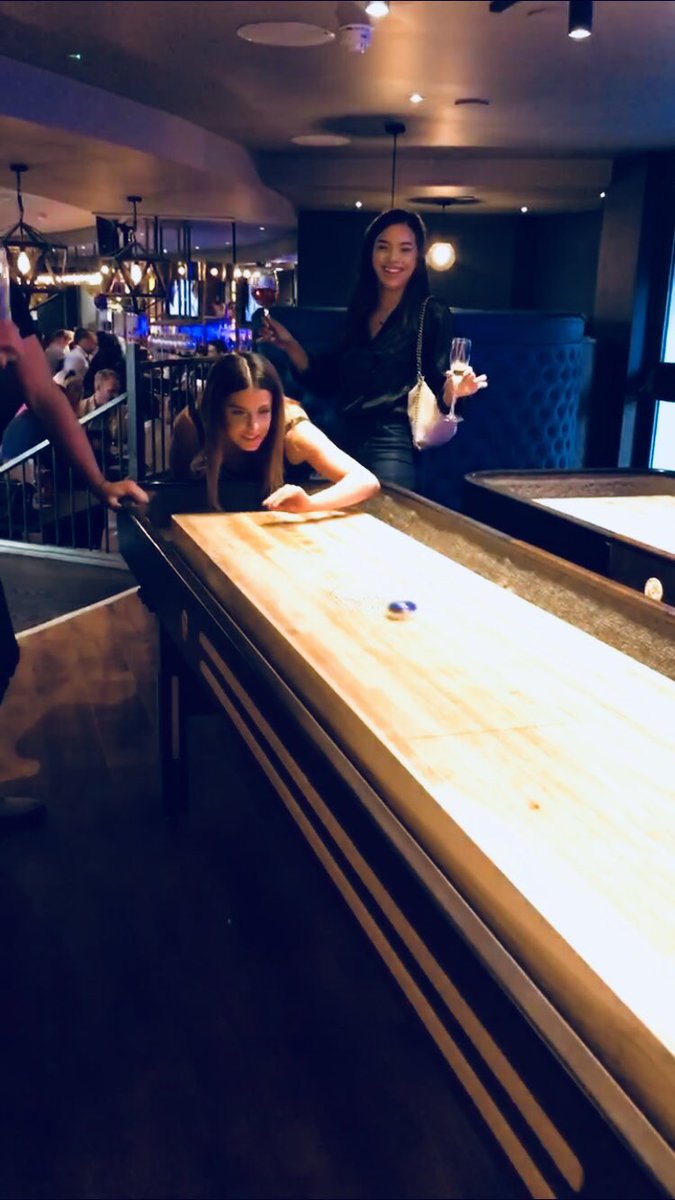 playshufl's tweet photo. Shufl is easy to play for both right and left handed 😉
#LeftHandersDay #shufl #shuffleboard #shuffleboards #pucks #bargames #bar #drinks #wine #friends #party https://t.co/i1XmM6xR8q