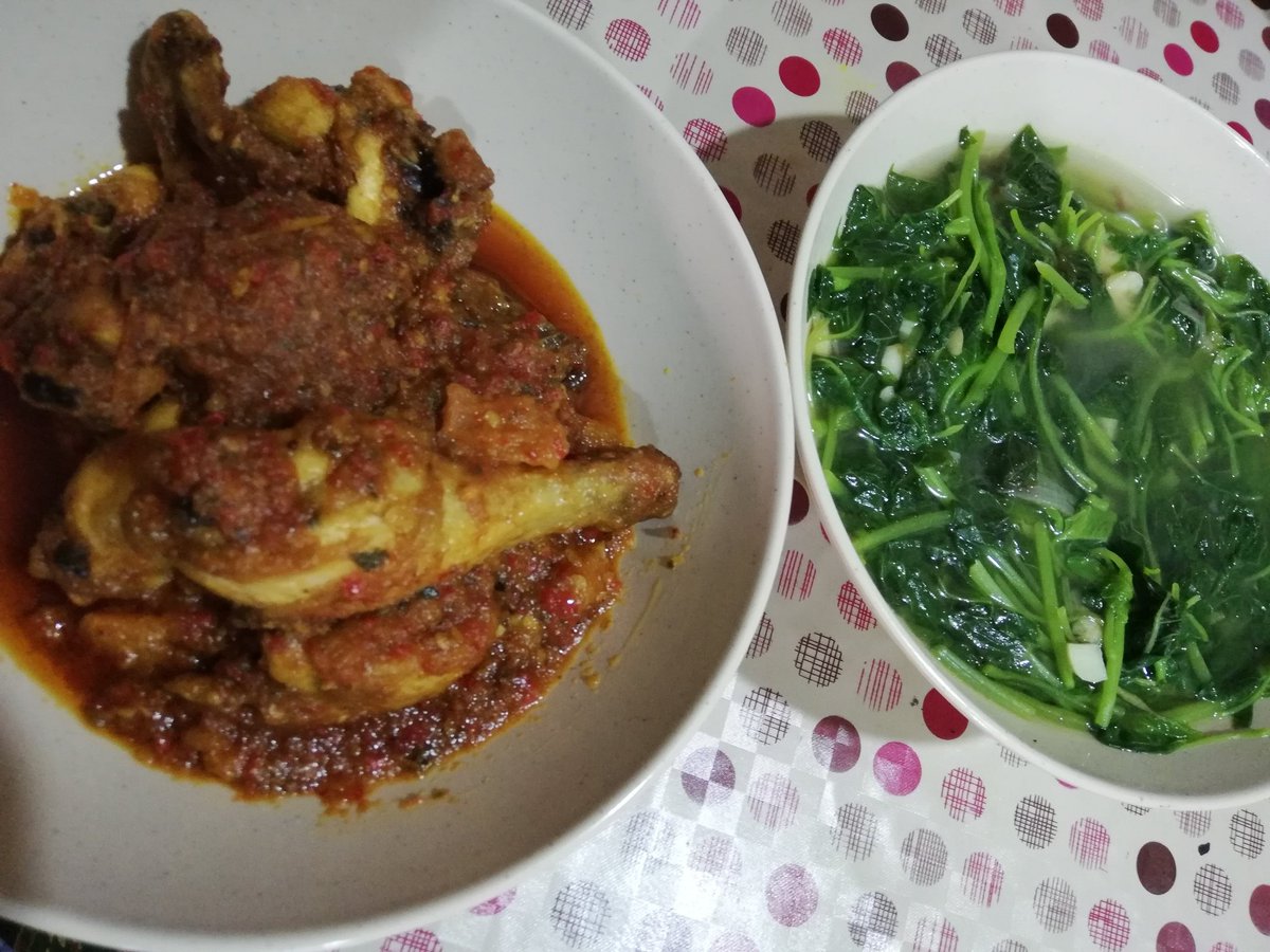 namzAharihtA's tweet image. Sis tau sis x cantik . Tapi kalau masak, petik jari je jadi. #kahkahkah #doneriak