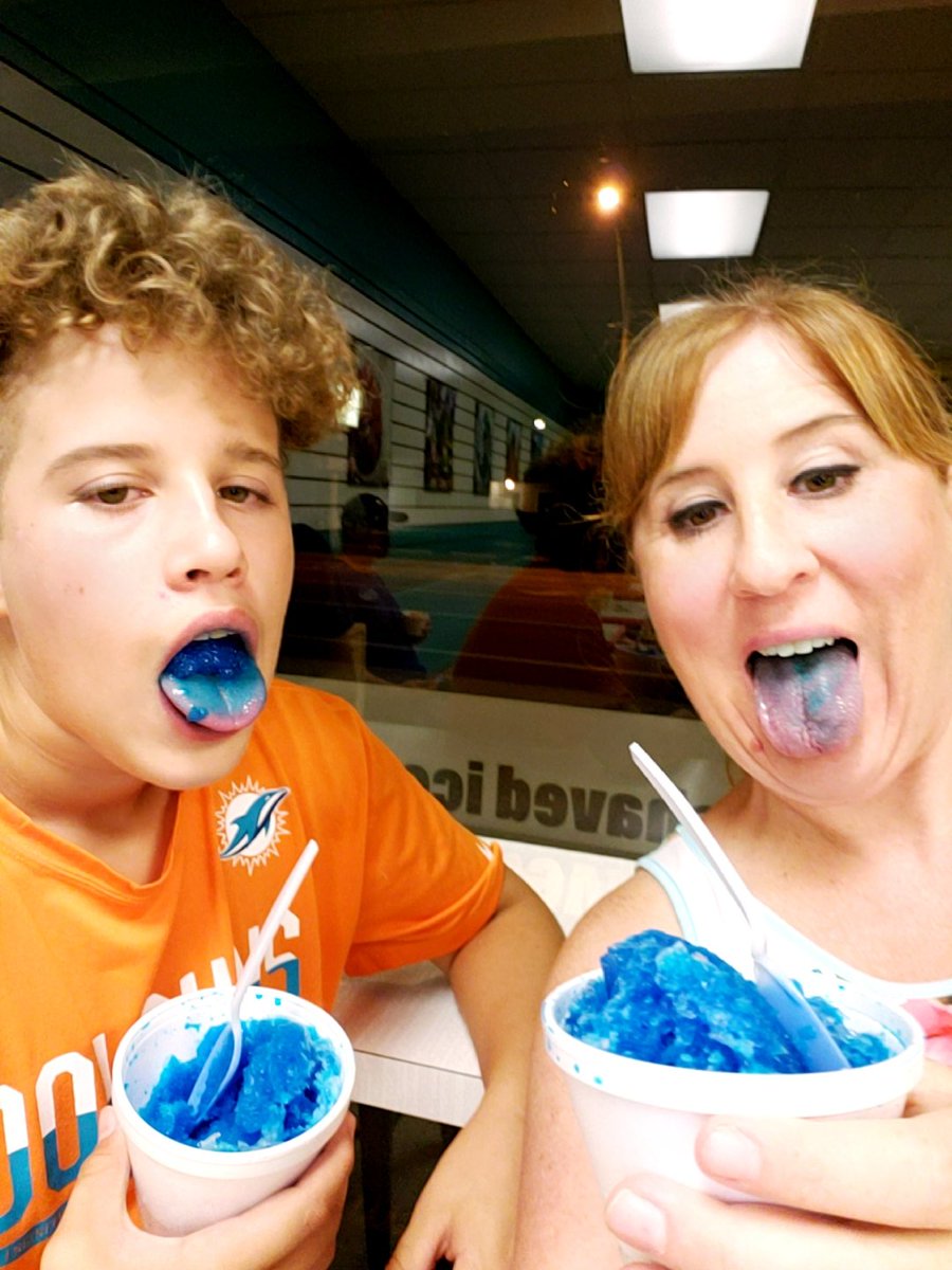 christine_null's tweet photo. Snow Balls in the summer!
#lobosummerselfie https://t.co/0tYOUbYYE9