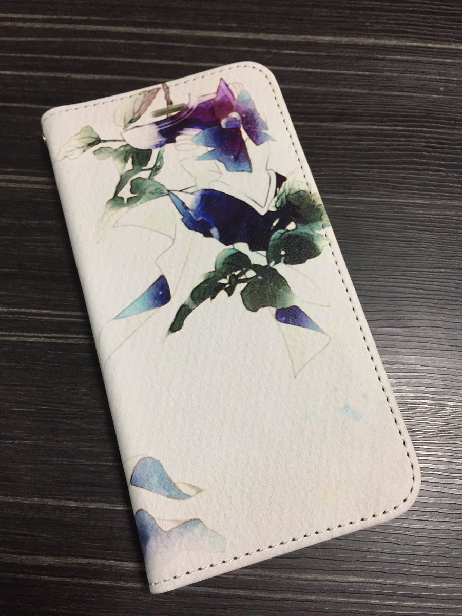 うろこ セーラームーン クリケ 手帳型作ってみたら 想像以上の出来で驚いた 印刷キレーイ 思った以上にシックな仕上がりだったから 普段から使おうと思う ざらっとしたスケッチブックの紙質も表現されてたし 注文してから5日目に発送メール来て