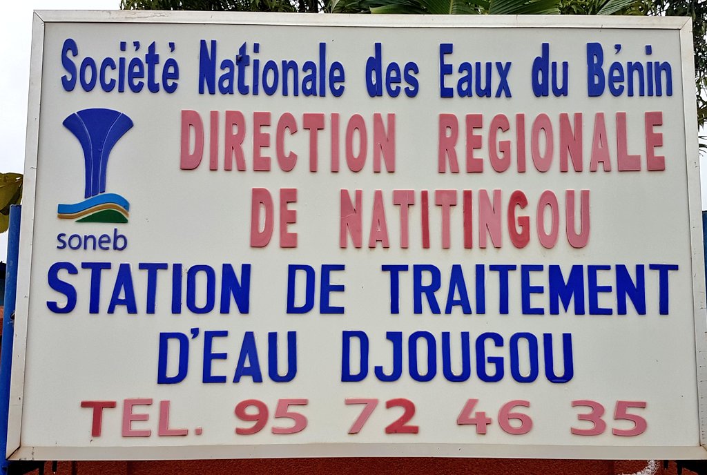 gouvbenin's tweet photo. Une visite guidée du #MEM M. #SamouSéidouADAMBI de la station de traitement d'eau de #Djougou. Une opportunité pour le ministre de s'imprégner de tout le travail qui se fait en amont avant la distribution d'eau dans les robinets. #PAGBenin #wasexo #EauBenin #AEV https://t.co/NBoenMU8At