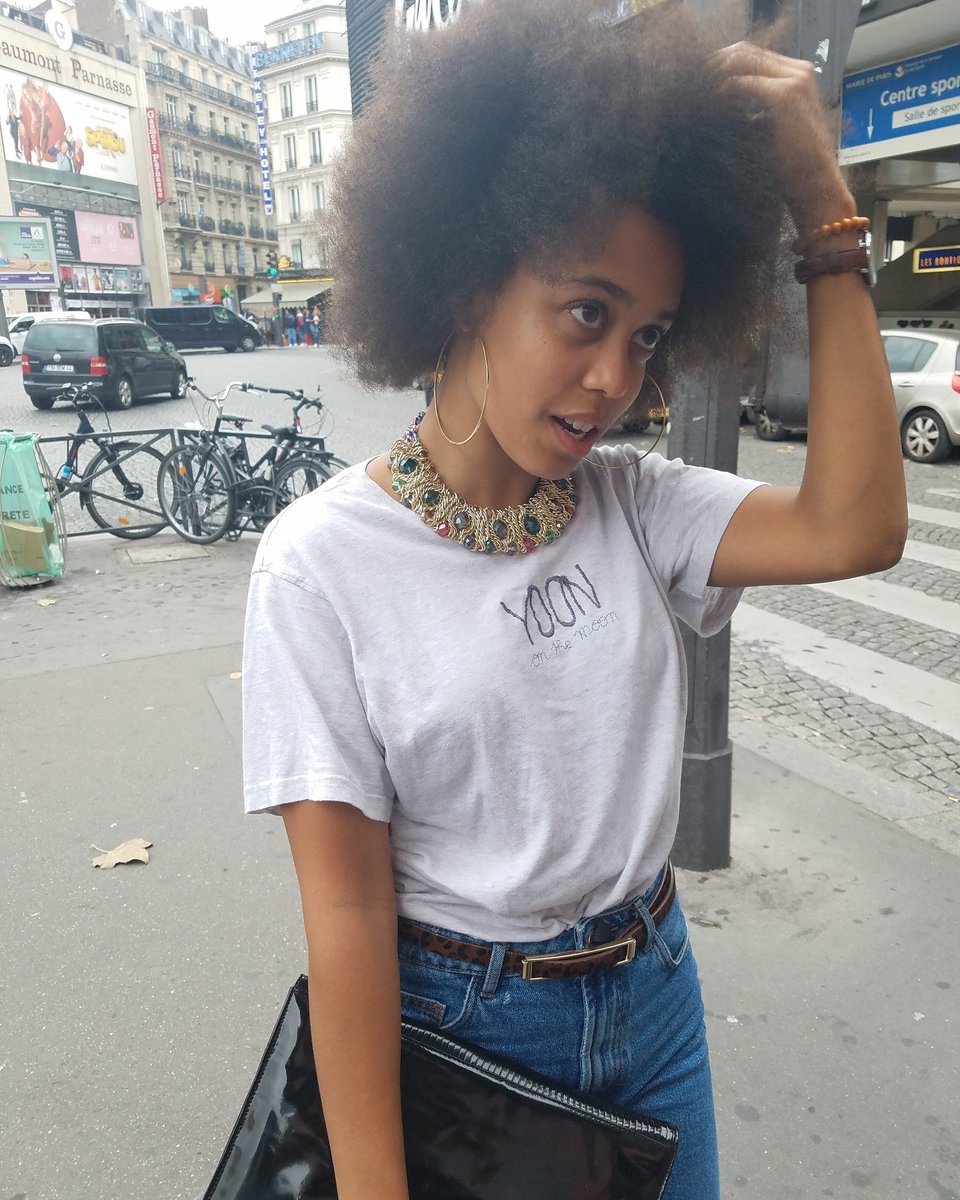 YotmShop's tweet photo. S/O à la designeuse derrière les tee shirts yoon on the moon on peut voir sur cette vieille photo où elle porte le premier modèle brodé main par elle même qu'elle a un bête de style et oui on ne fait pas confiance a n'importe qui pour vous apporter une yotm qualité ❣ https://t.co/s24g2lGSvS