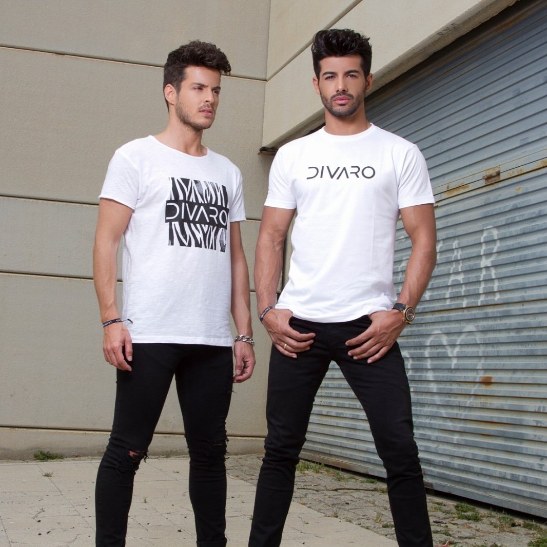 DivaroShop's tweet photo. Total Look D I V A R O 🖤
👉 Disponible en Web
🌐 https://t.co/hrsGMWCUy1
•
Modelo @_JorgeGonzalez_
📸 Photo by @juanluphotographer
•
#Divaro #DivaroShop #DivaroMayoristas #Man #Look #Camisetas #MadeInSpain #TúMismo https://t.co/3X5na4tuo7