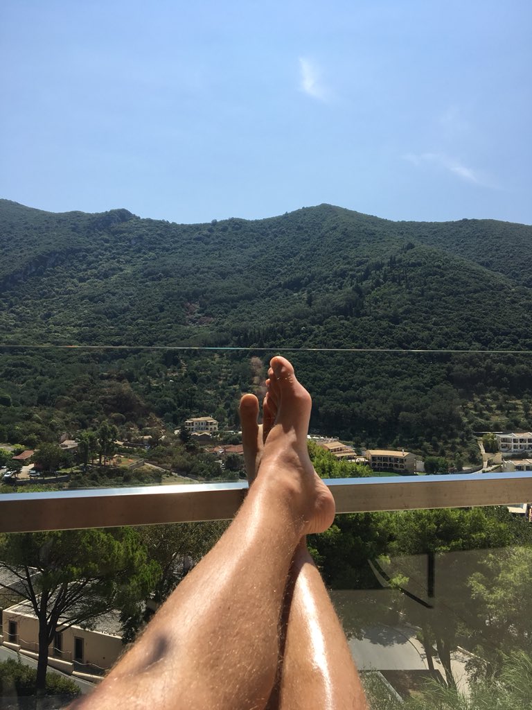 ericweismuc's tweet image. Ich benötige im Urlaub nicht allzu viel Motivation 😜😎 #MondaySunday #MondayMotivation #HolidaysinGreece