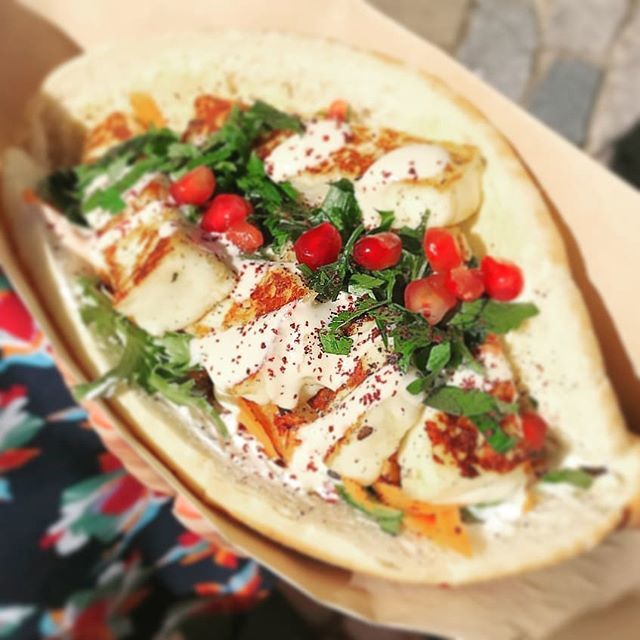 CyprusKitchenSC's tweet photo. 🎶We're at the Quay, It's not a secret 
we're at the Quaaaaaaaay this Wednesday 🎶
#kerbontheQuay .
.
.
.
.
.
.
.
#food #foodie #foodgasm #foodstagram #instafood #foodporn #foodpornshare #eatmunchies #eeeeets #vegan #aubergine #tahini #forkyea #bestfoo… https://t.co/Dj5zjuaz8m https://t.co/7cT3ZOScZ4