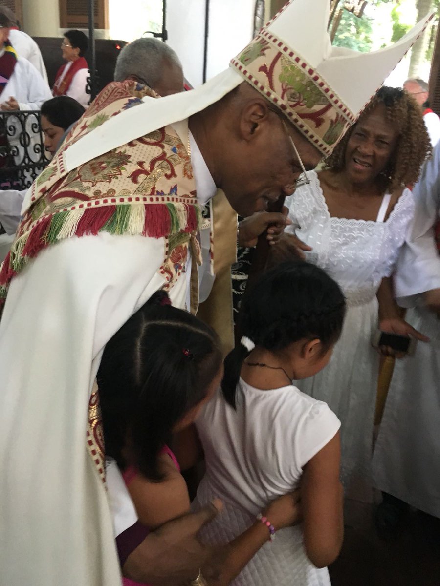 AnglicanWorld's tweet photo. The #AnglicanCommunion celebrates the installation of Archbishop Bishop Julio Murray as the new primate of the Iglesia Anglicana de la Region Central de America. #IARCA #Anglican https://t.co/3XP9aSfyIN