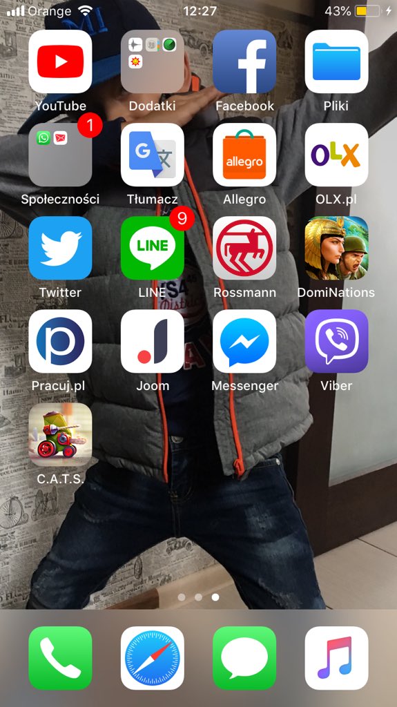 kopytkaleniwe's tweet image. Bateria przy ładowaniu lub Nir swieci się na żółto... nigdy tak nie było. Coś to oznacza??iphone 6s #iphone6s #helpapple #Apple