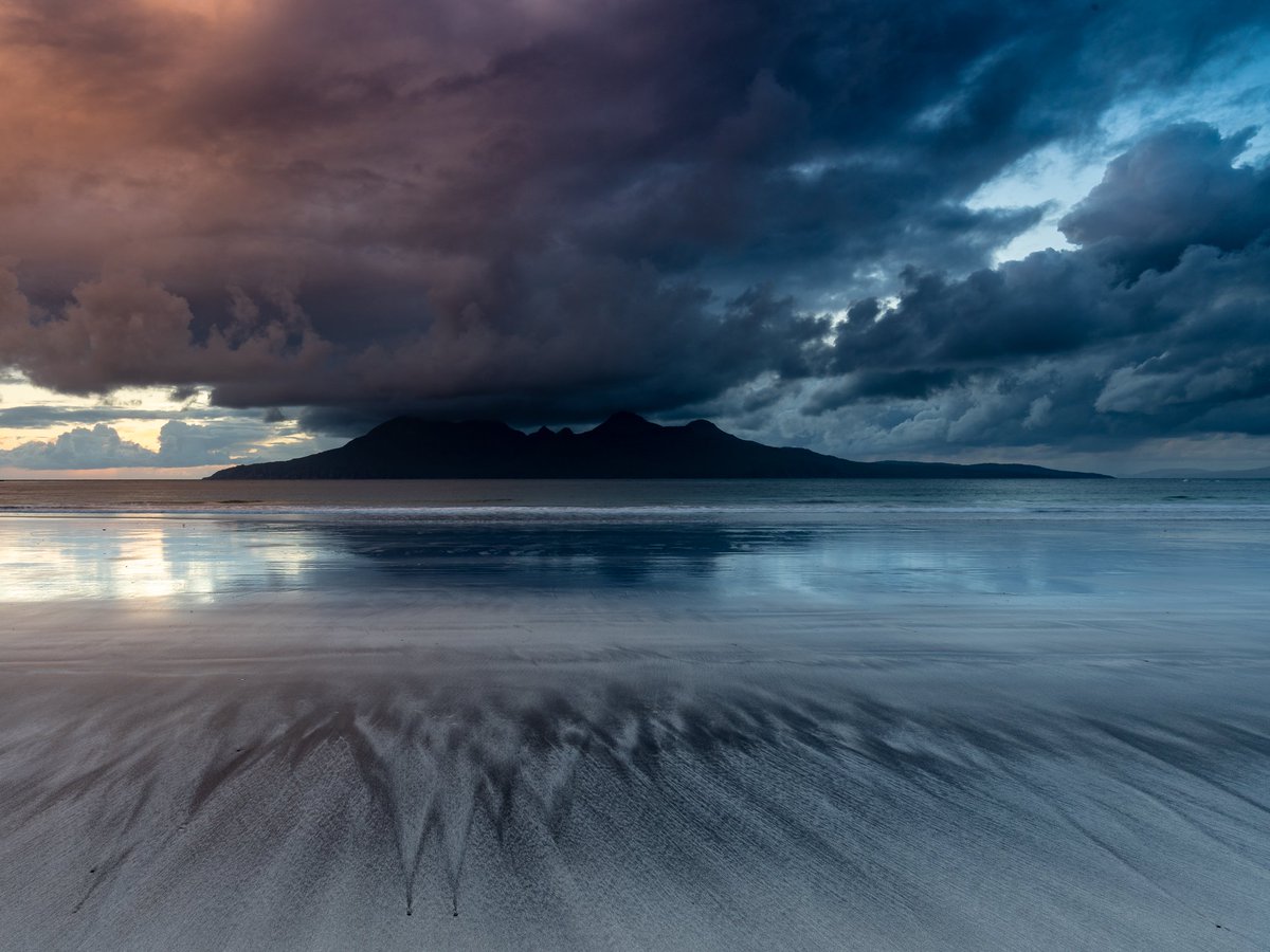 Stoneysnapper's tweet image. The Isle of Rum as seen from Laig Bay on the Isle of Eigg last Wednesday evening about 20 minutes before sunset.  #WexMondays